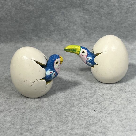 Vintage Hand Painted Parrot Figurines Set Cracking Out of Egg Bird Collectibles - Picture 3 of 16